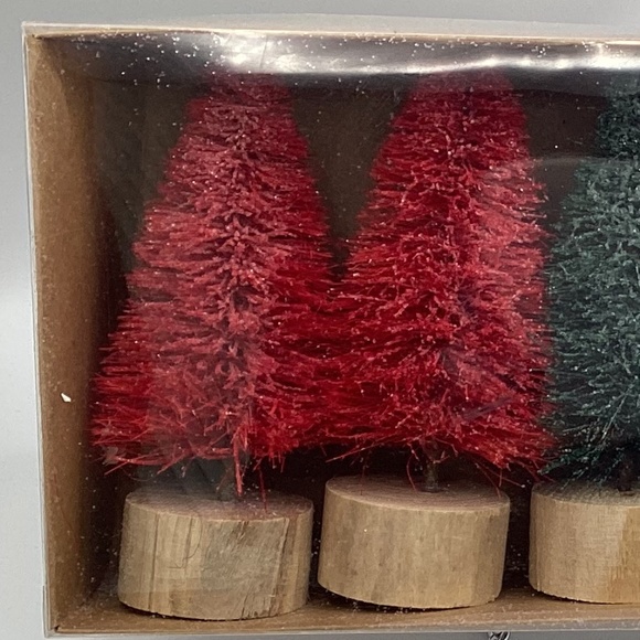 Box of Six Bottle Brush Christmas Trees 6" New In Box - Picture 1 of 4